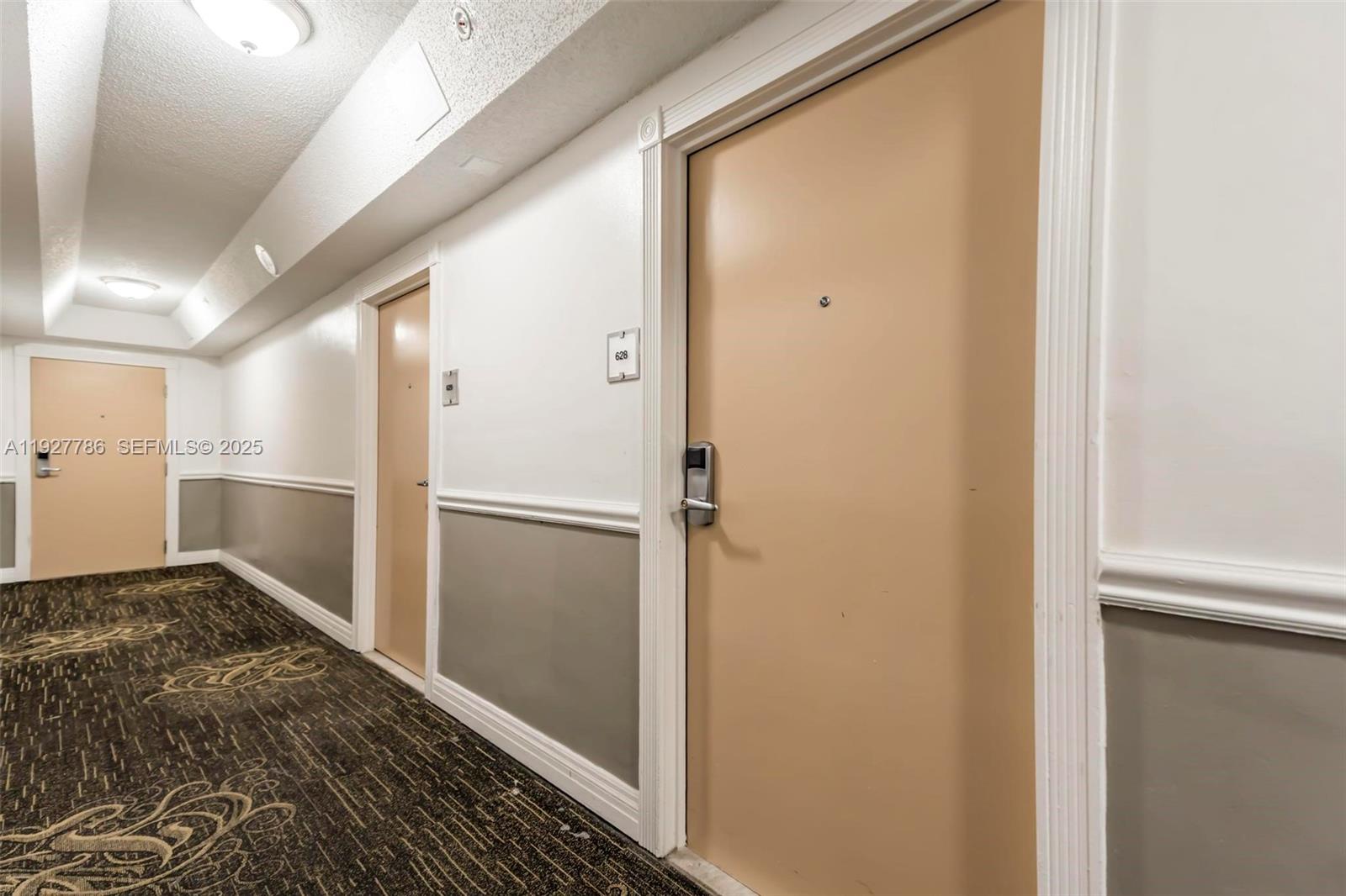 THE AVENTURA BEACH CLUB C - Residential Lease