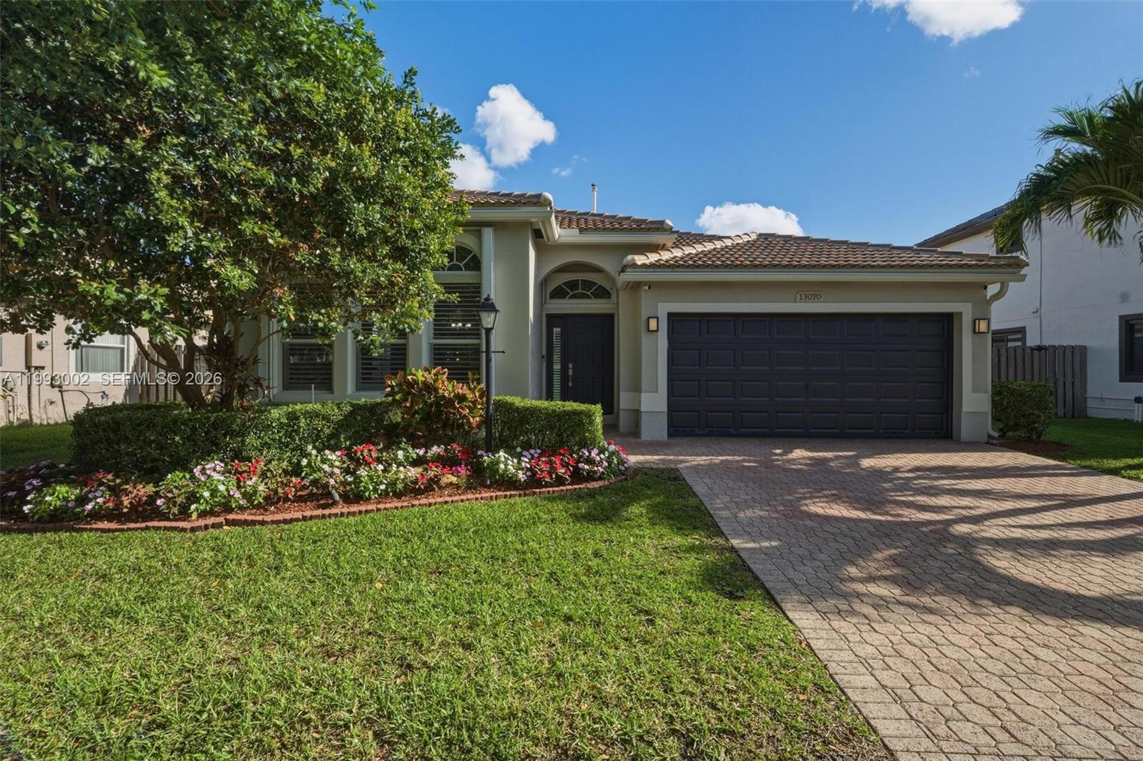 PEMBROKE FALLS - Residential