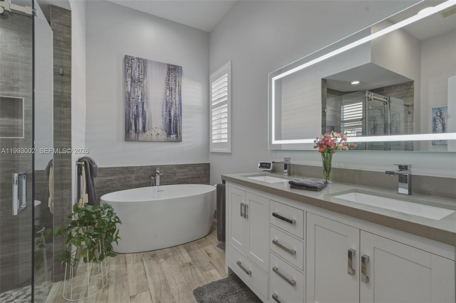 PEMBROKE FALLS - Residential