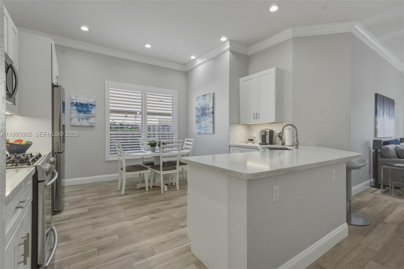 PEMBROKE FALLS - Residential