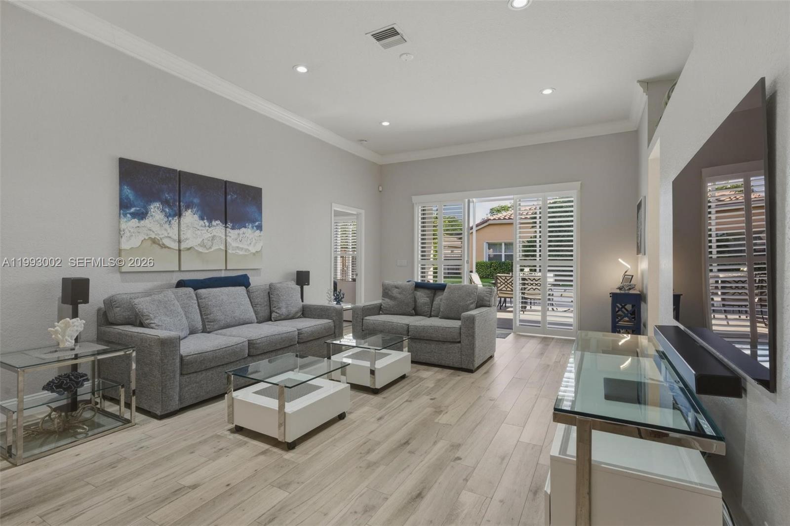 PEMBROKE FALLS - Residential