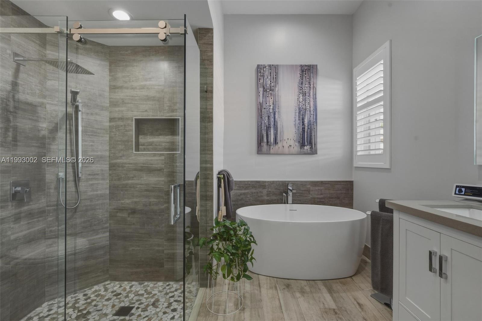 PEMBROKE FALLS - Residential