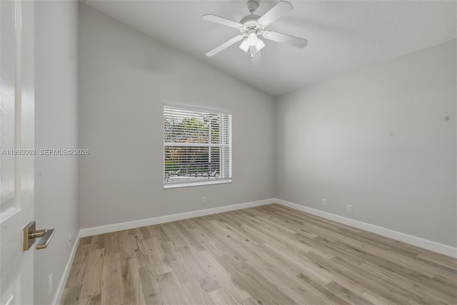 PEMBROKE FALLS - Residential