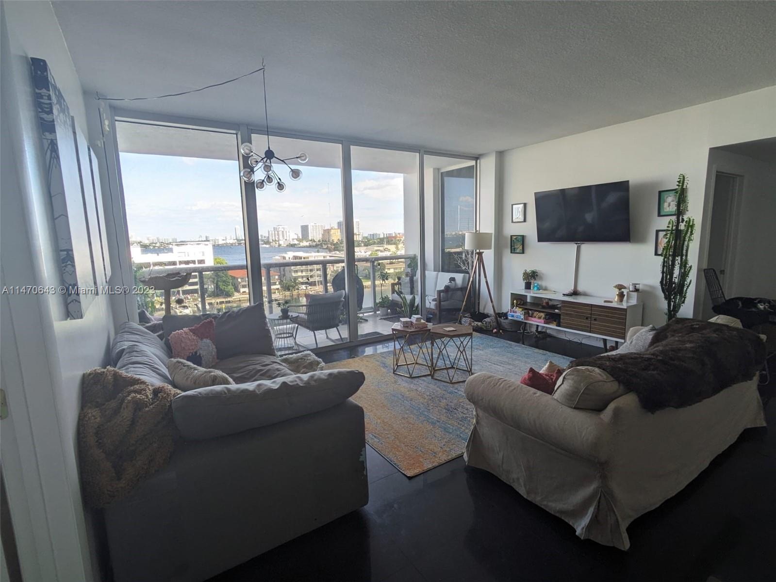 BLUE BAY TOWER CONDO - Residential Lease