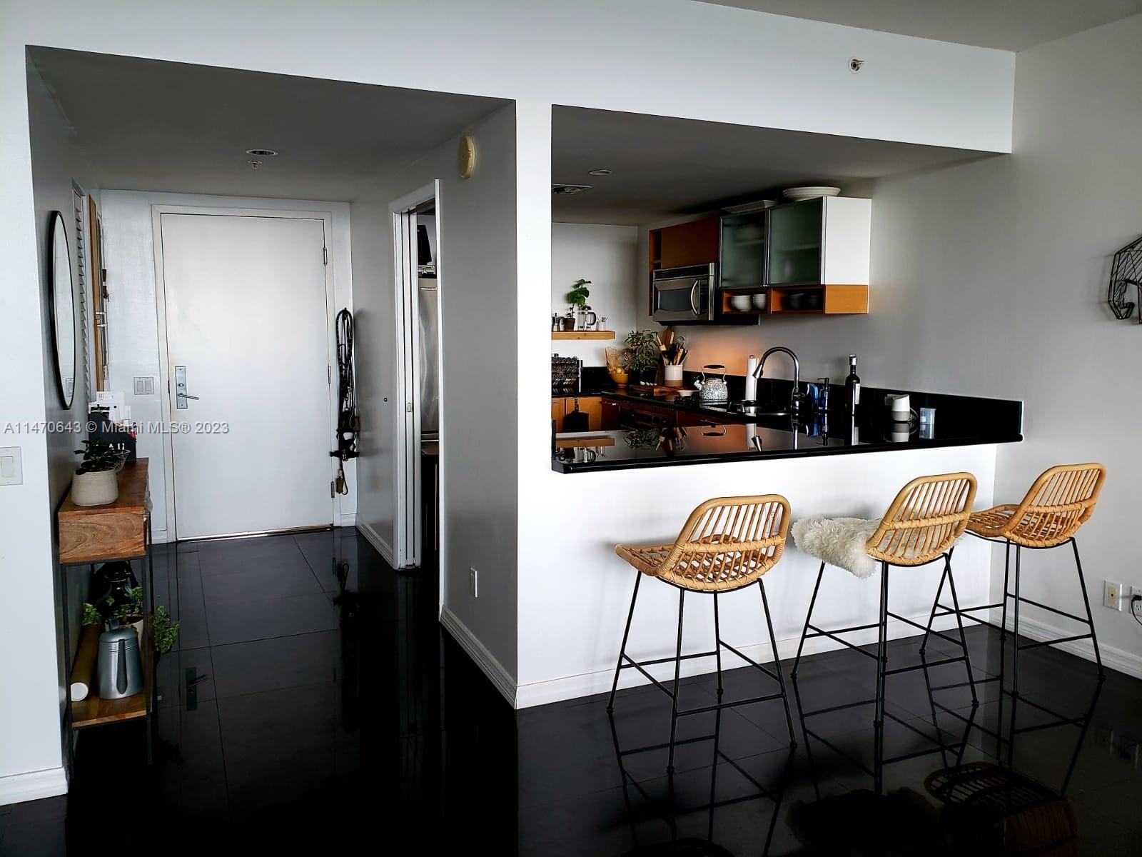 BLUE BAY TOWER CONDO - Residential Lease