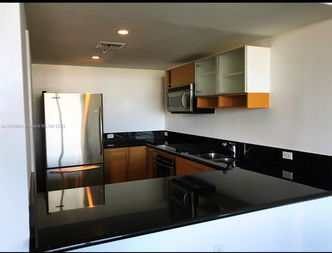 BLUE BAY TOWER CONDO - Residential Lease