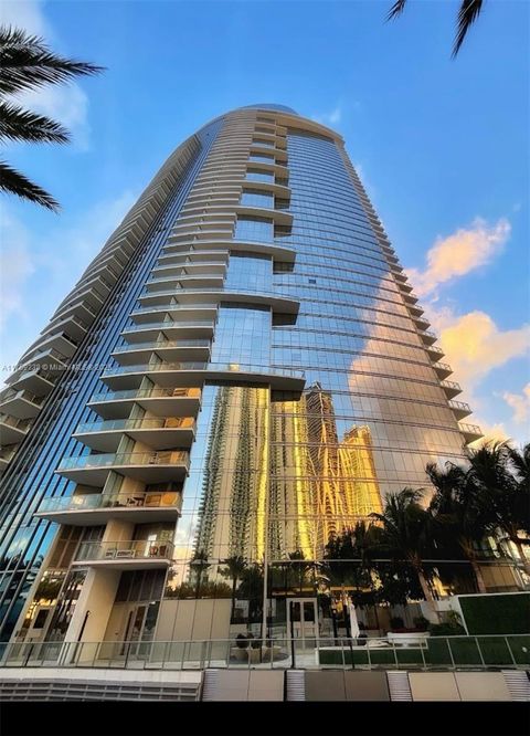 851 NE 1st Ave 1408 Miami FL 33132