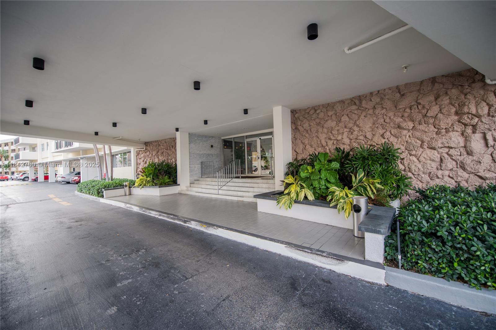 OCEAN VIEW TOWERS CONDO - Residential Lease