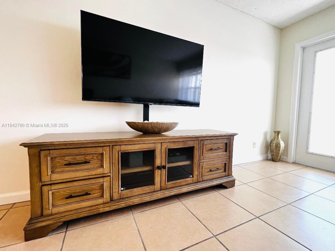 OCEAN VIEW TOWERS CONDO - Residential Lease