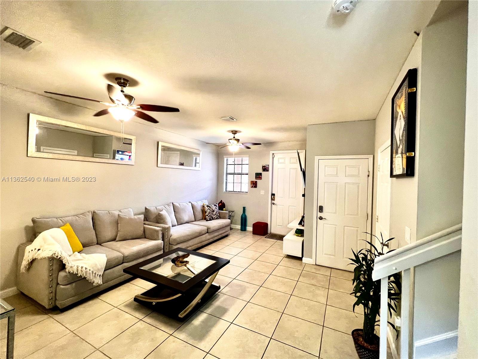 BAYWINDS OF GALAPAGOS FIR - Residential