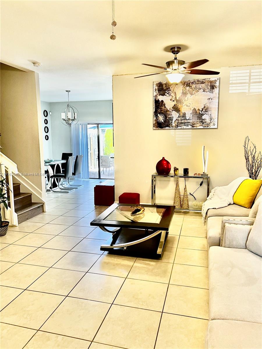 BAYWINDS OF GALAPAGOS FIR - Residential