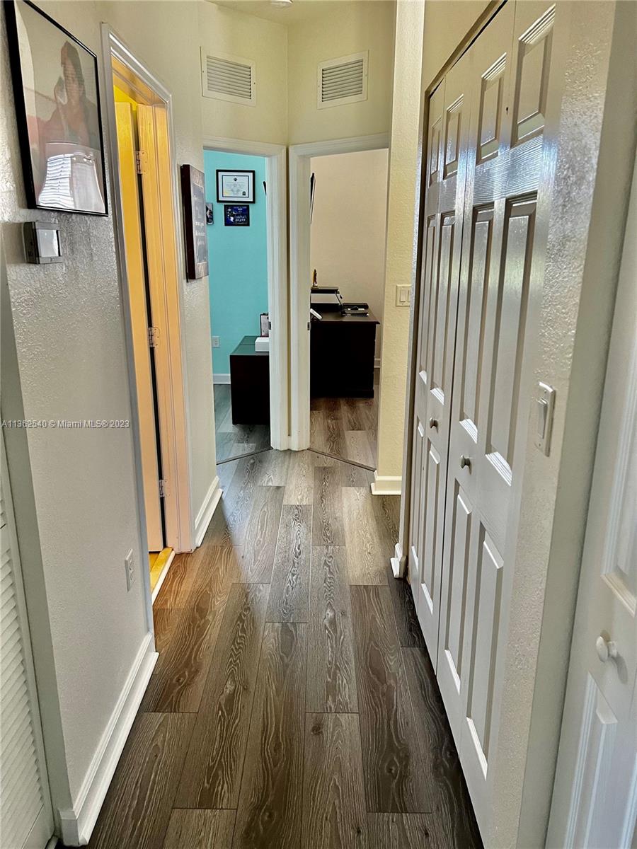 BAYWINDS OF GALAPAGOS FIR - Residential