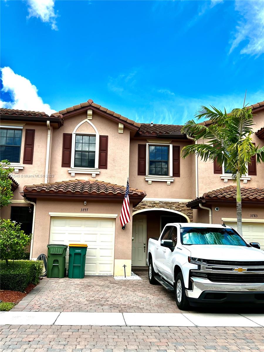 BAYWINDS OF GALAPAGOS FIR - Residential