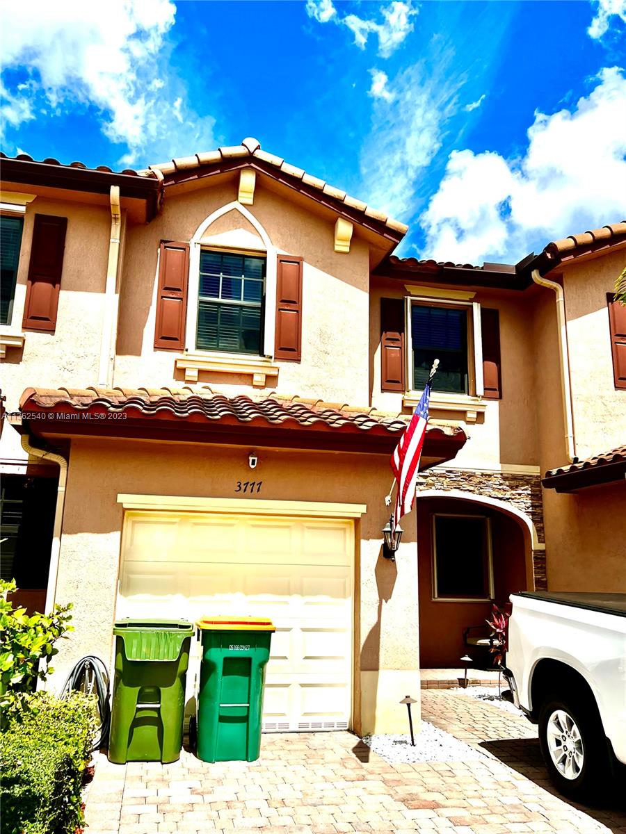 BAYWINDS OF GALAPAGOS FIR - Residential