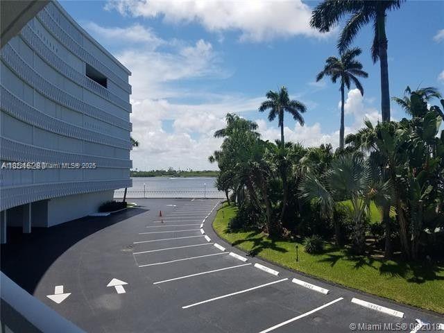 PRESIDENT OF PALM BEACH C - Residential Lease