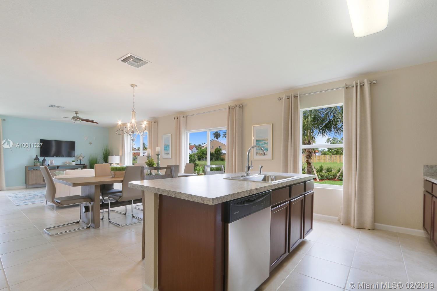 BAY GARDENS - Residential