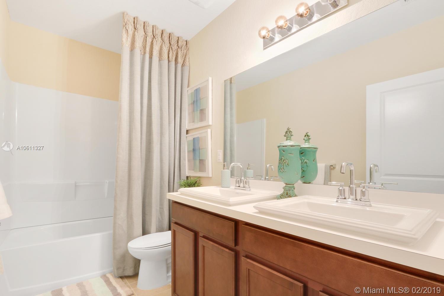 BAY GARDENS - Residential