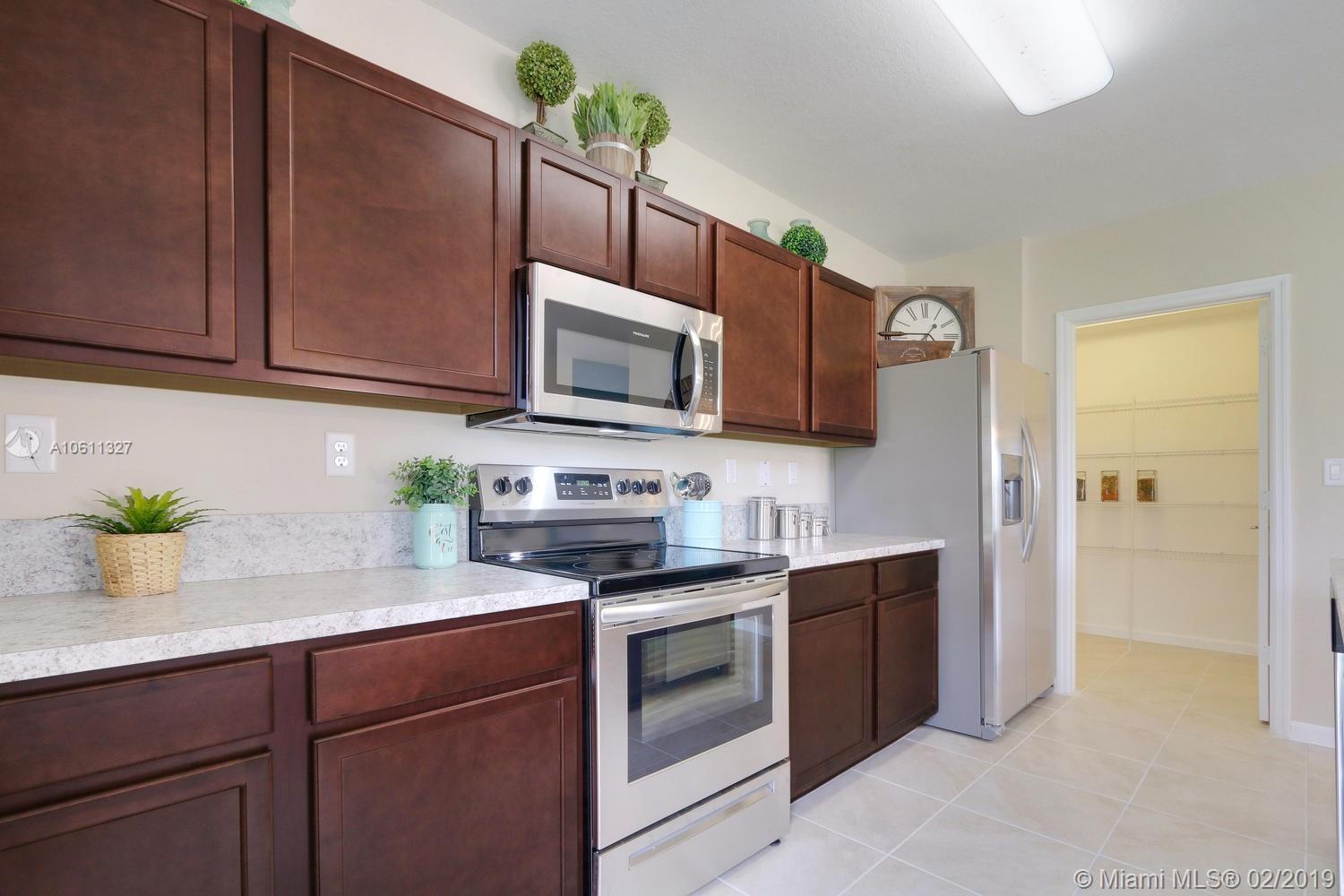 BAY GARDENS - Residential