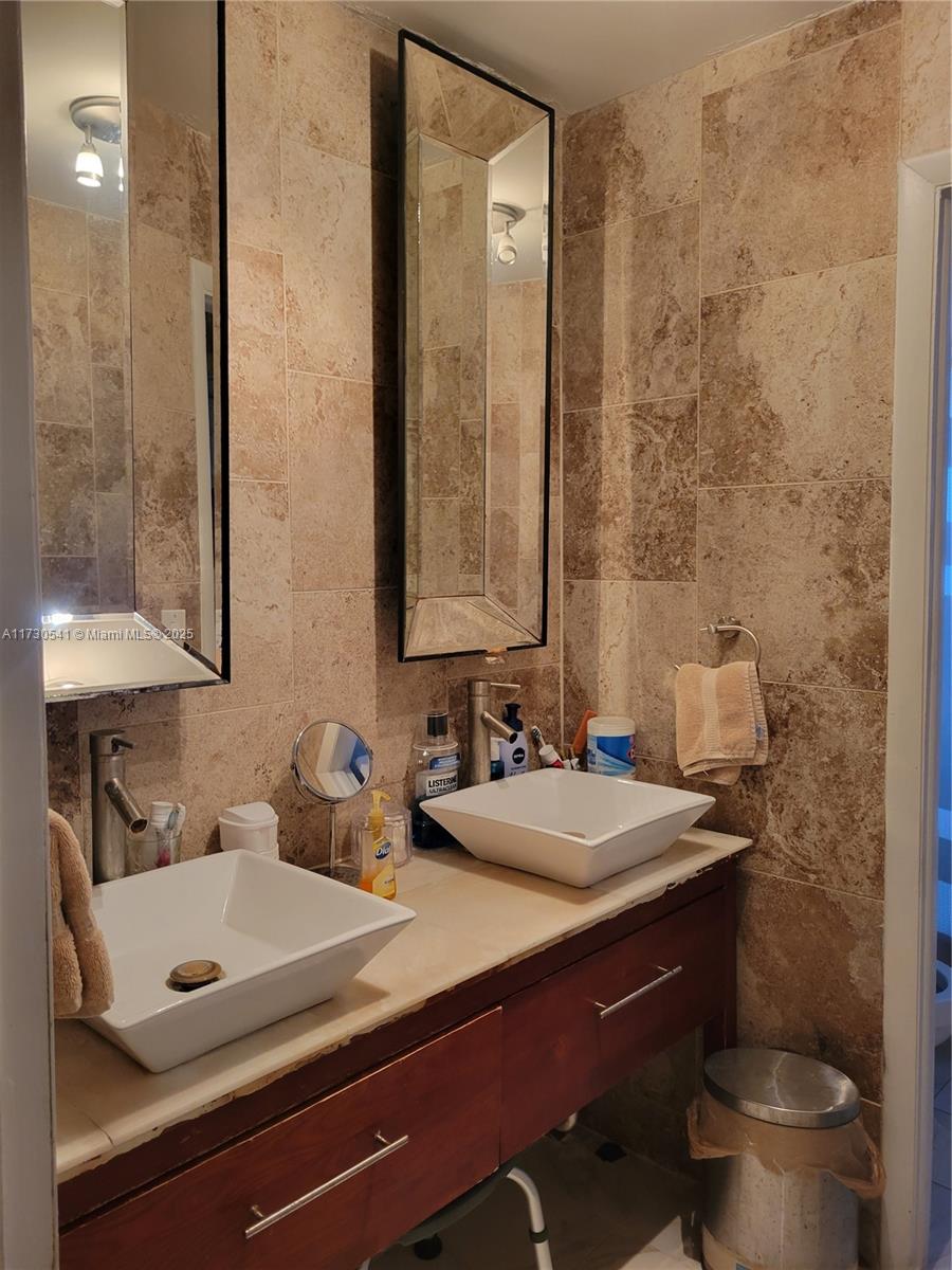 DREXEL 15 CONDO - Residential
