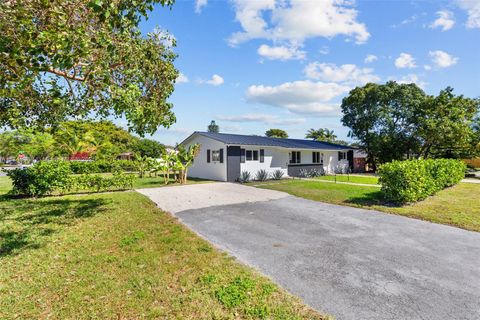 1003 NE 110th St 1003 Biscayne Park FL 33161