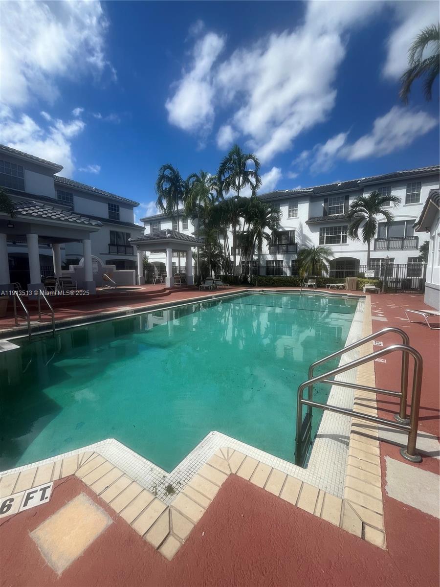 VILLAS DE TUSCANY CONDO - Residential Lease