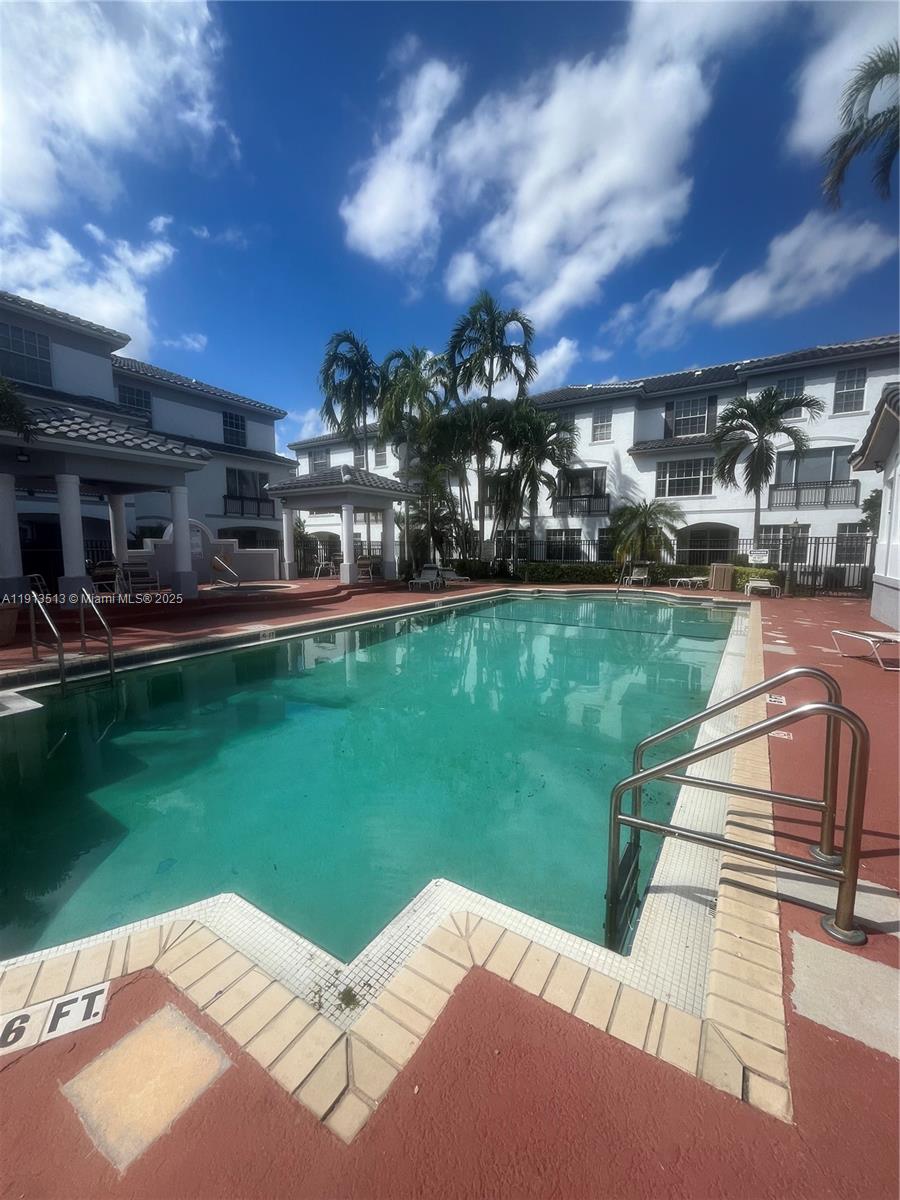 VILLAS DE TUSCANY CONDO - Residential Lease