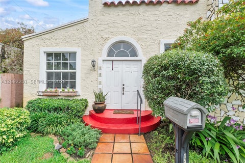 Photo of 1517 Adams St, Hollywood, FL 33020 (MLS # A12092201)