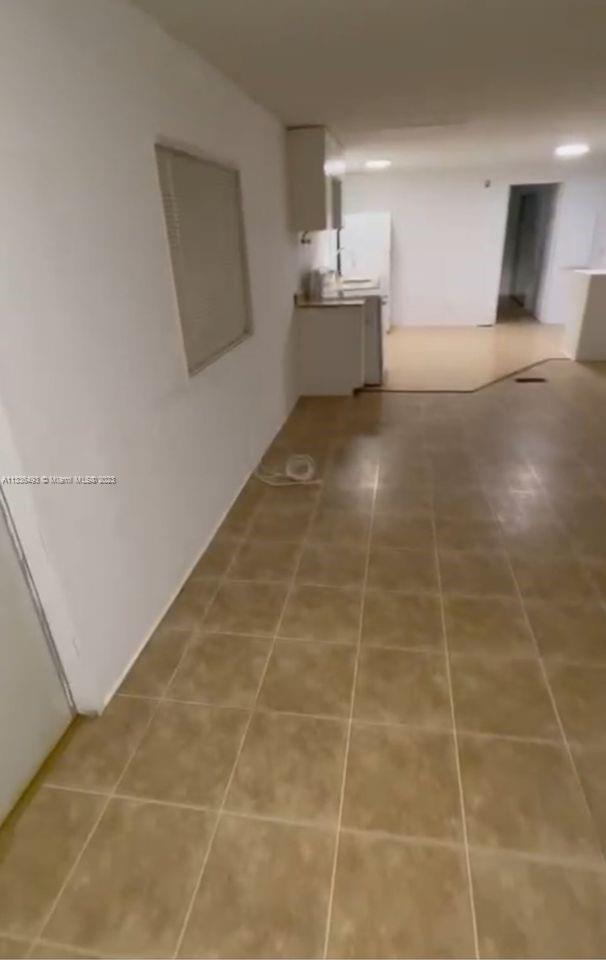 RAVENSWOOD ESTATES & MARI - Residential Lease