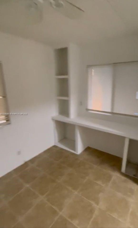 RAVENSWOOD ESTATES & MARI - Residential Lease