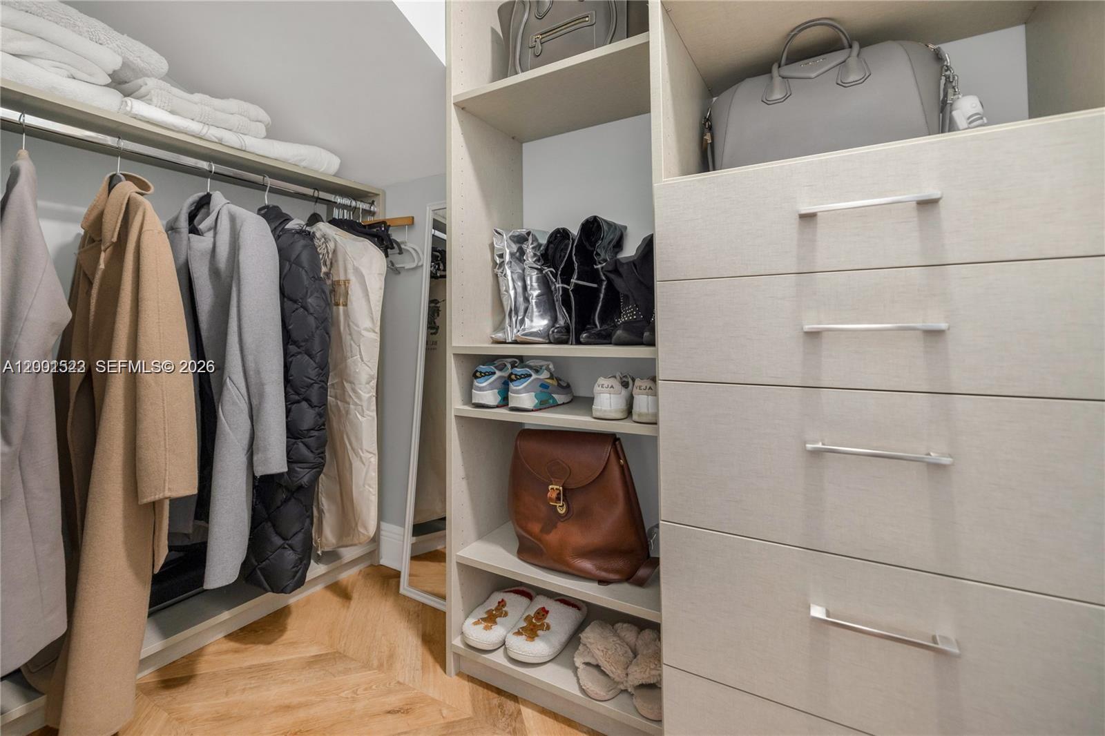 EL PORTAL SEC 7 - Residential Lease