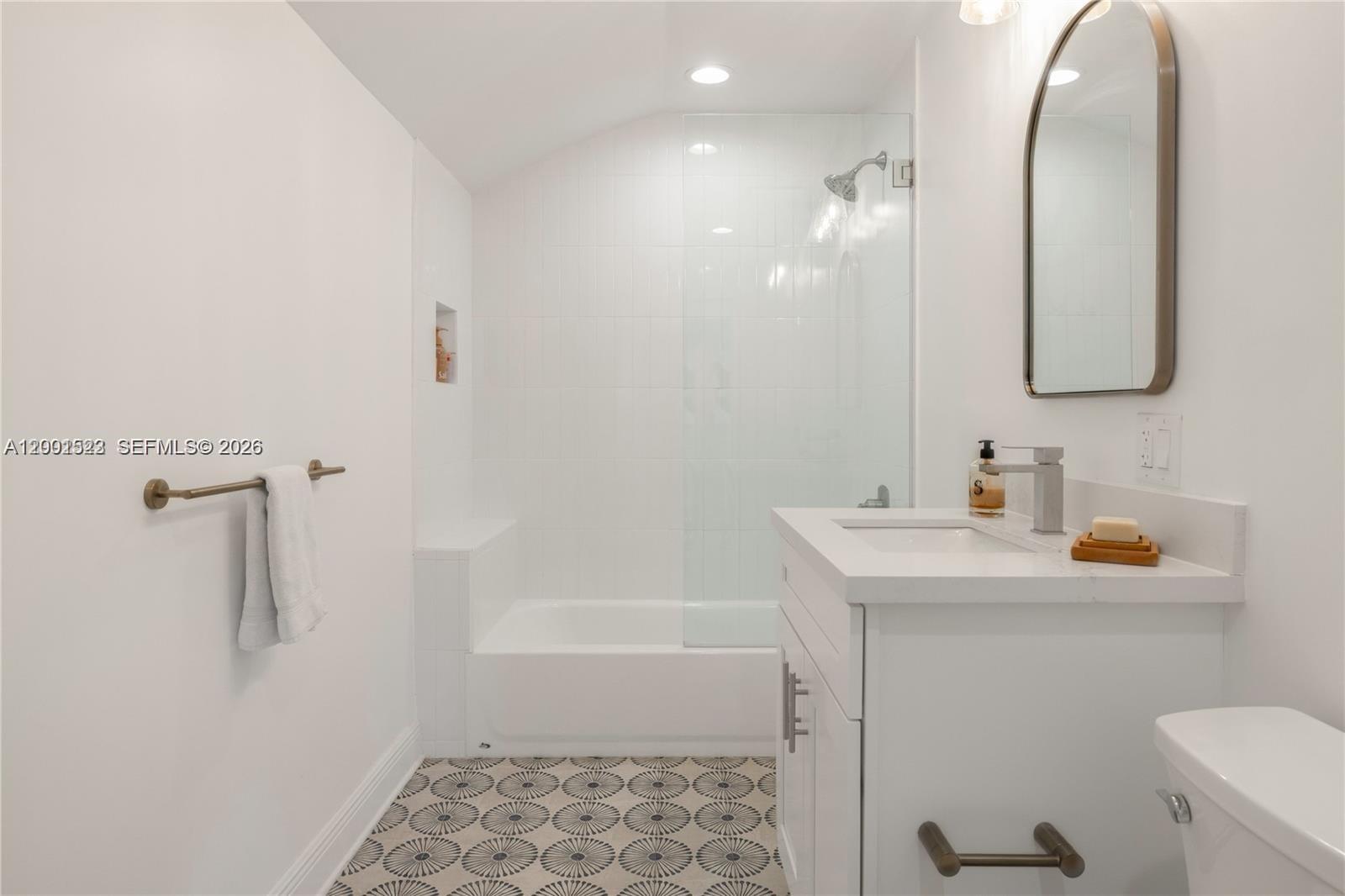 EL PORTAL SEC 7 - Residential Lease