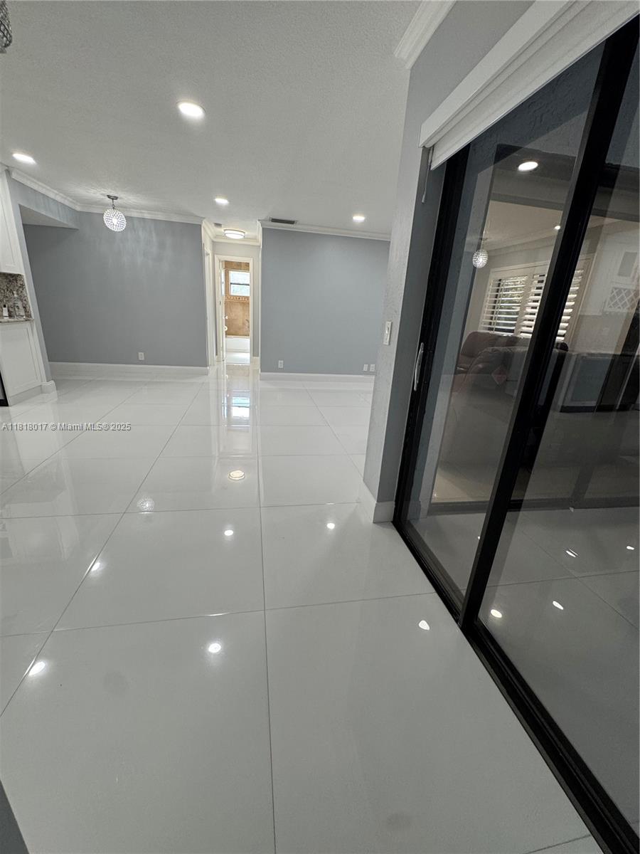 KARANDA VILLAGE V-B CONDO - Residential