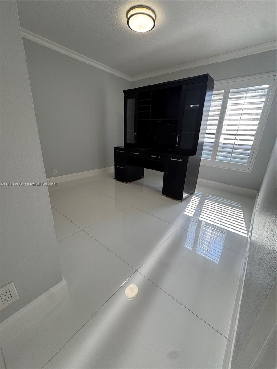 KARANDA VILLAGE V-B CONDO - Residential