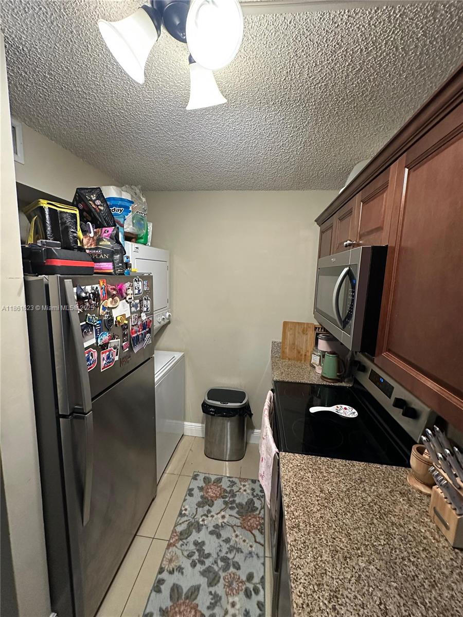 LAKEWOOD VILLAGE - Residential