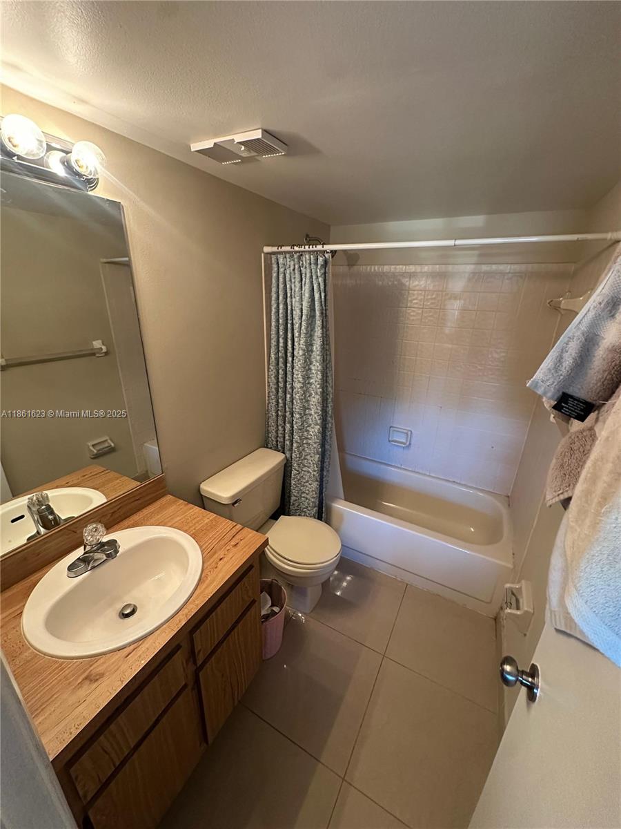 LAKEWOOD VILLAGE - Residential