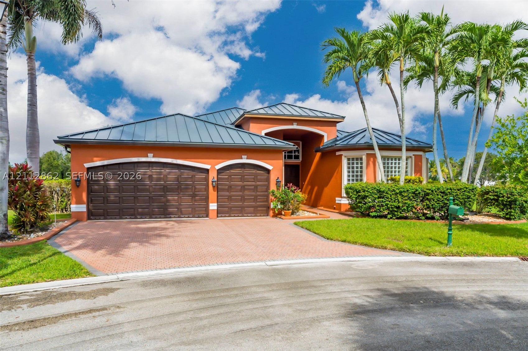 3900 SW 195th Ter