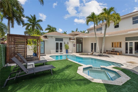 Photo of 1371 Victoria Isle Dr, Weston, FL 33327 (MLS # A12054828)