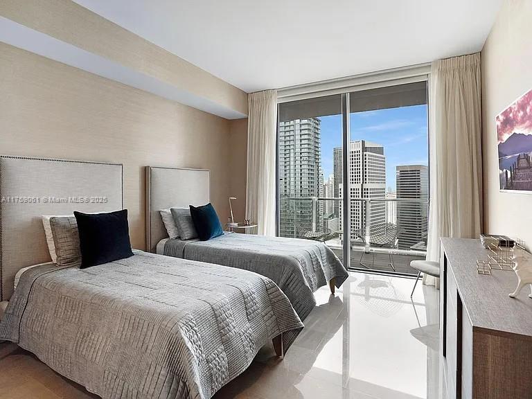 RISE CONDO - Residential