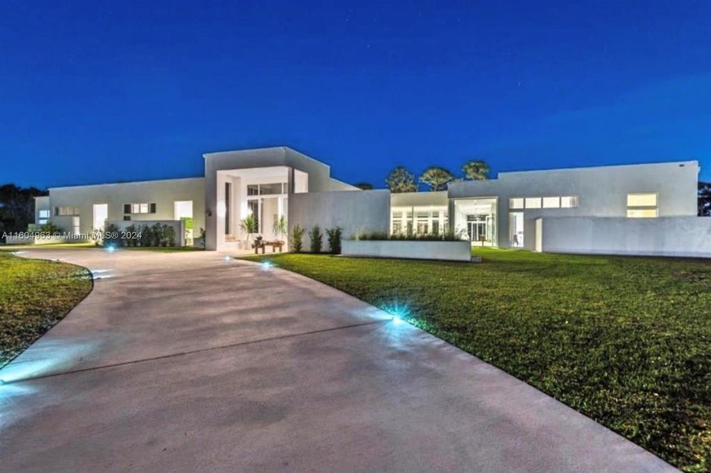 Photo of 1901 SE Ranch Rd, Jupiter, FL 33478 (MLS # A11604963)