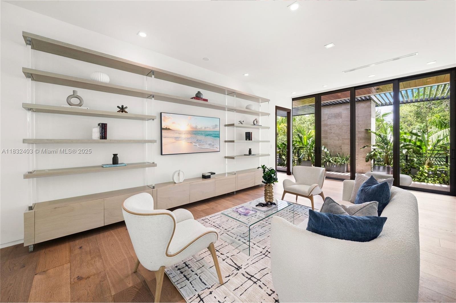 GRANADA PARK AMD - Residential