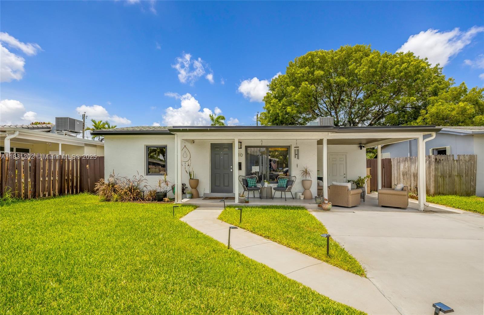 210 NE 51st Ct, Oakland Park, FL, 33334/$430,000 1 210 NE 51st Ct