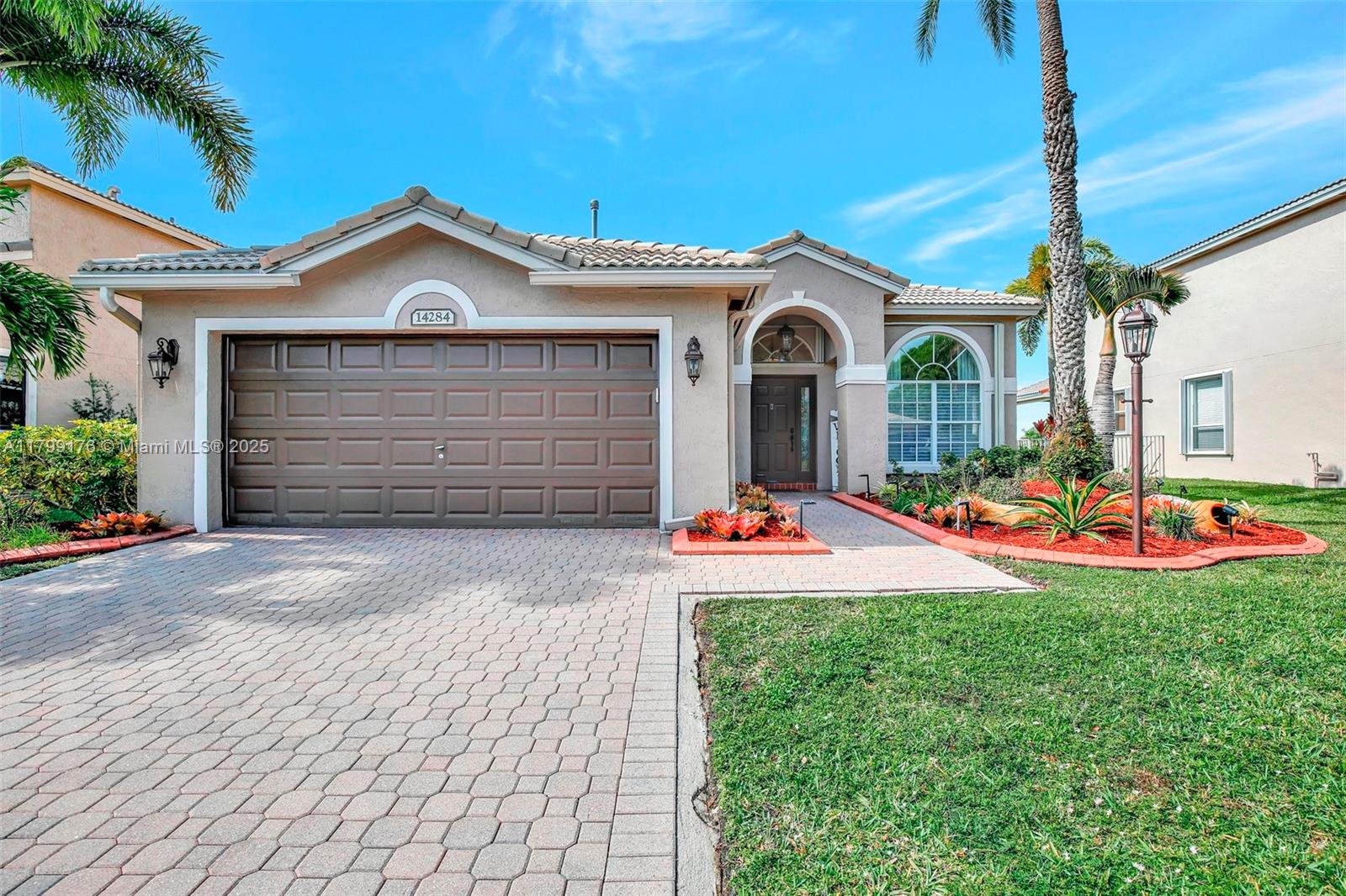 Property for Sale at 14284 Nw 18th Mnr, Pembroke Pines, Miami-Dade County, Florida - Bedrooms: 3 
Bathrooms: 3  - $725,000