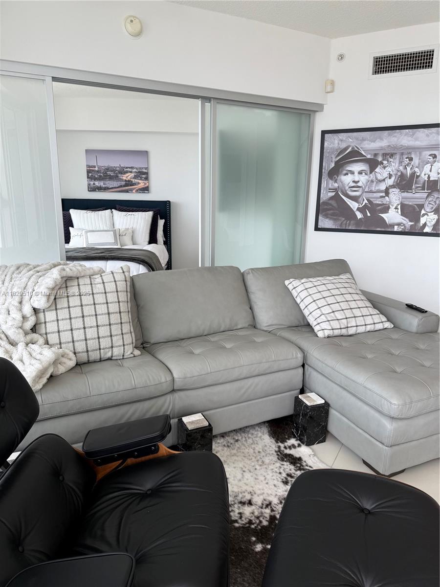 1750 N Bayshore Dr 5114