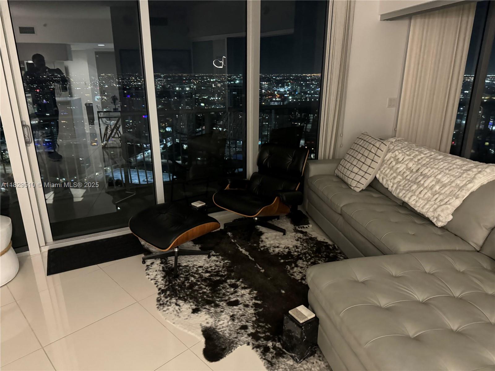 OPERA TOWER CONDO - Residential