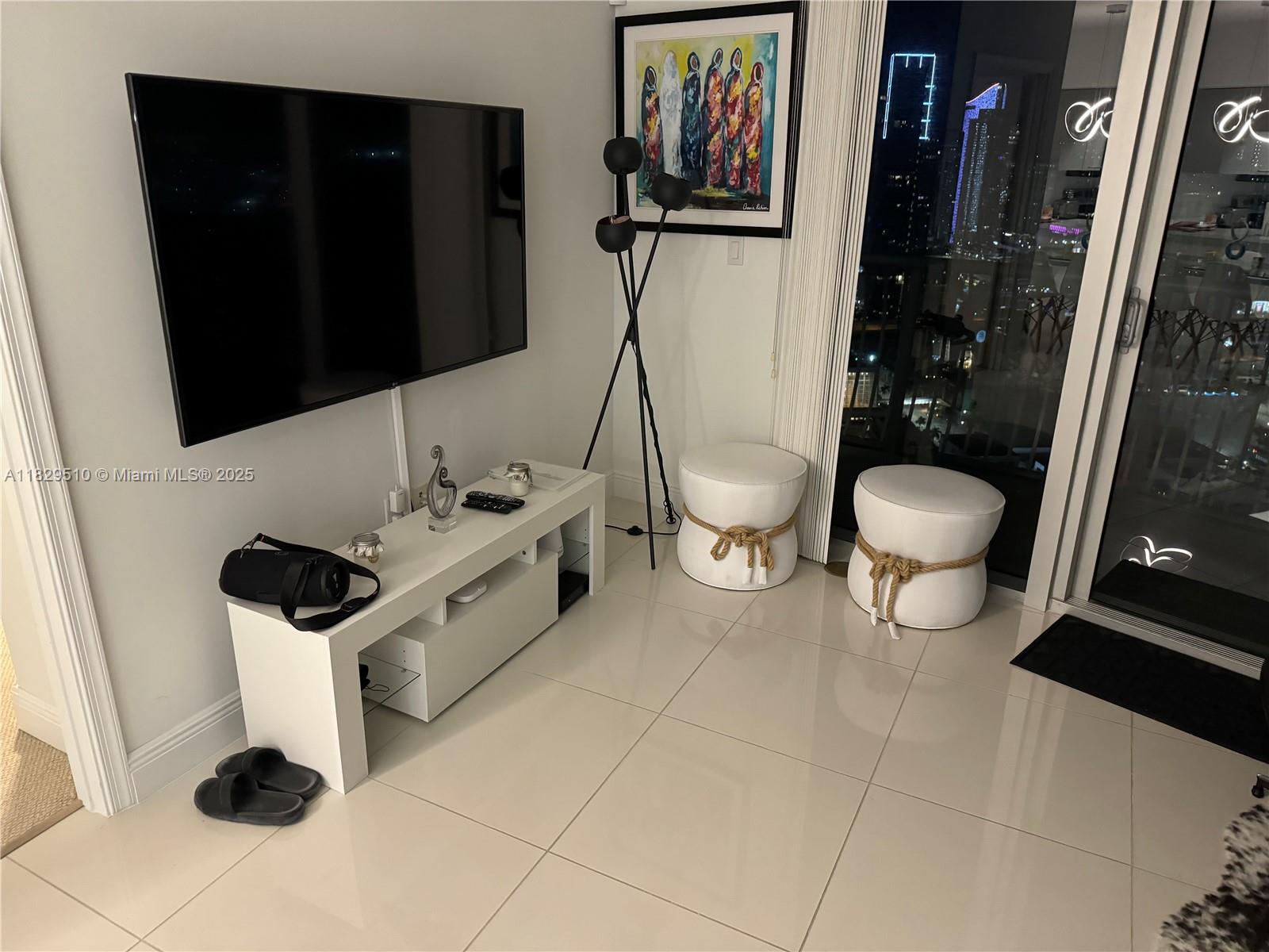 1750 N Bayshore Dr 5114