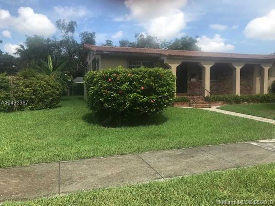 LOCATION!!LOCATION!! EXCELLENT NEIGHBORHOOD, WITH A LOT OF 9720 S/F VERY CLOSE TO CORAL GABLES, UNIVERSITY OF MIAMI AND ALL EXPRESSWAYS. LOT OF POTENTIAL!!!!CAR GARAGE, DINNING ROOM AND BREAKFAST AREA, WASHER AND DRYER PLENTY SPACE FOR A POOL.