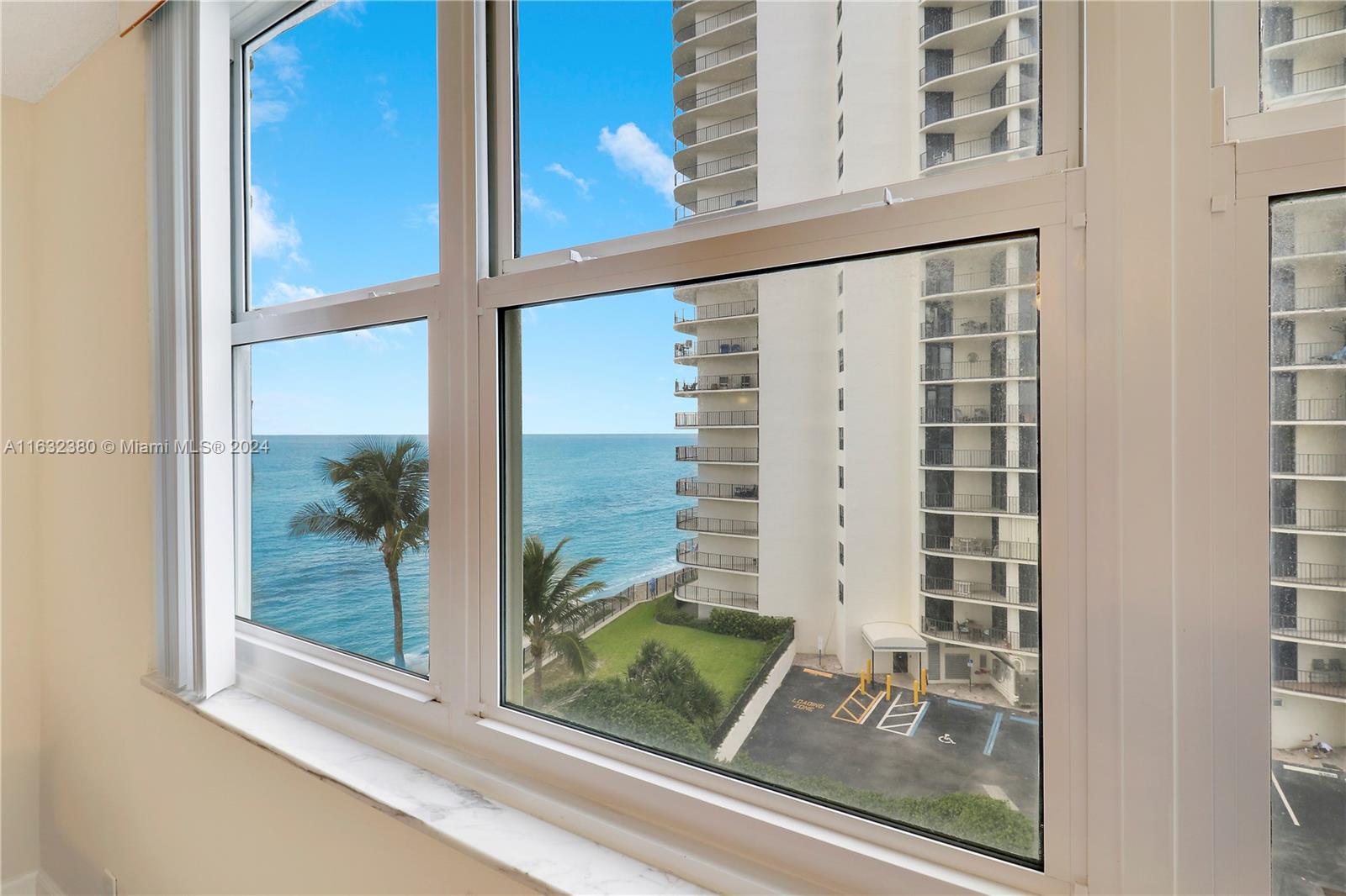AQUARIUS CONDO - Residential