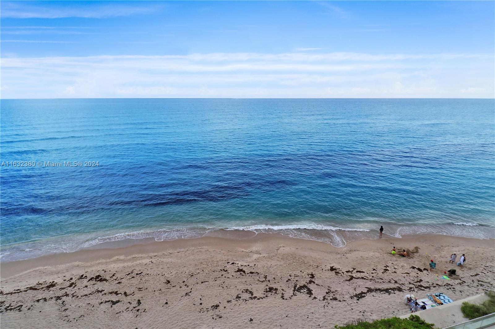 AQUARIUS CONDO - Residential