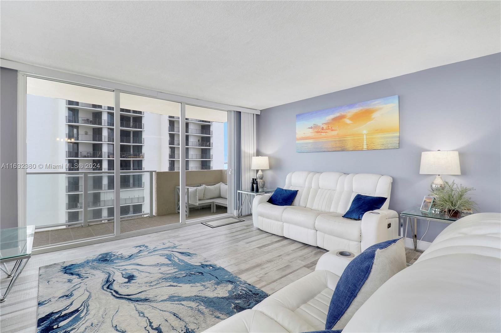 AQUARIUS CONDO - Residential