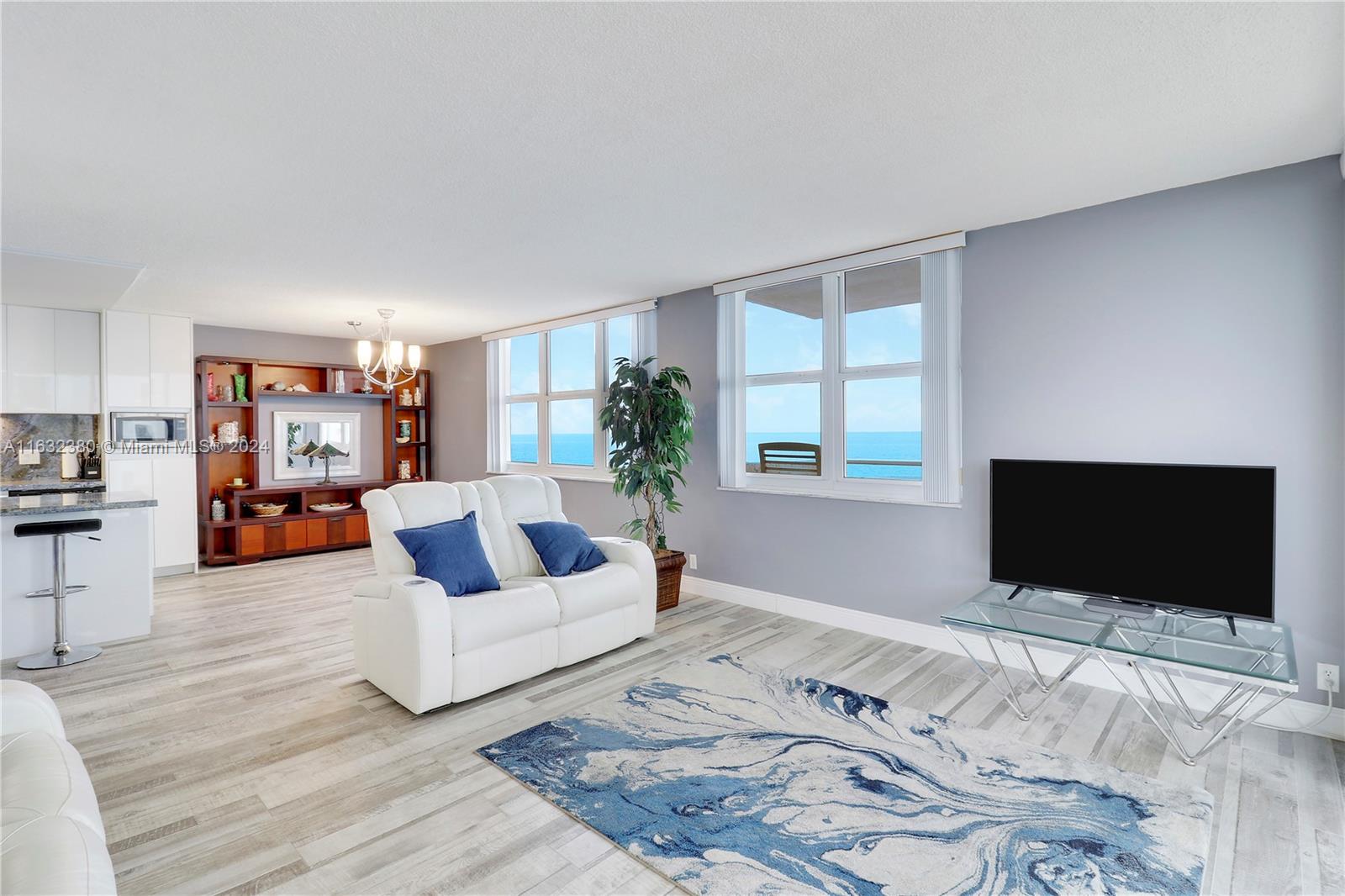 AQUARIUS CONDO - Residential